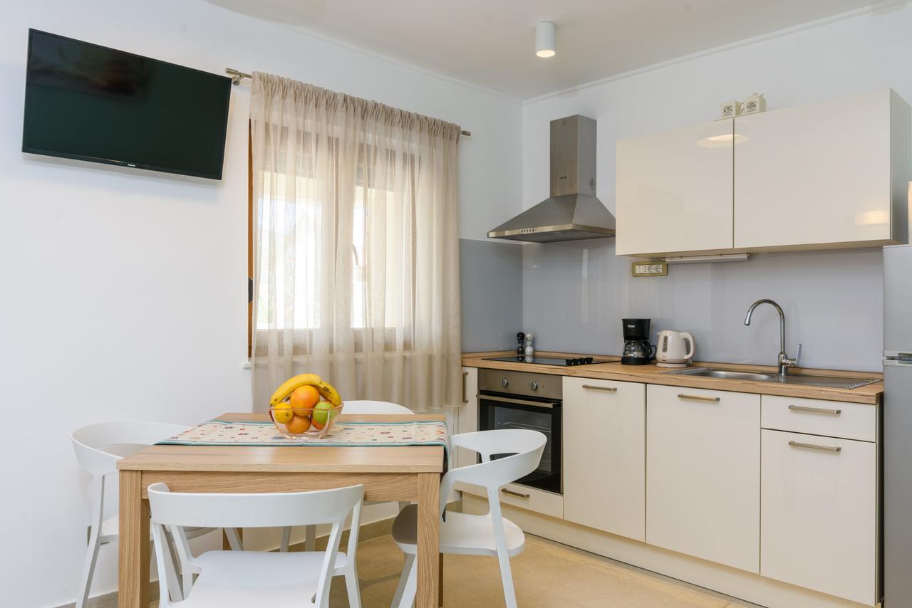 Apartmani Marko I Ana Marina Exterior photo