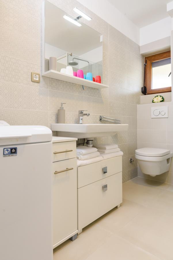 Apartmani Marko I Ana Marina Exterior photo