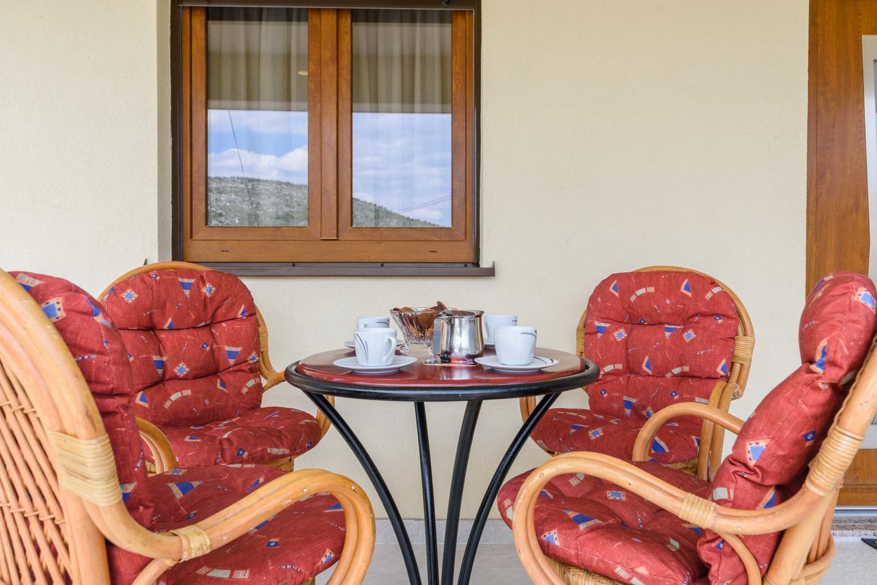 Apartmani Marko I Ana Marina Exterior photo
