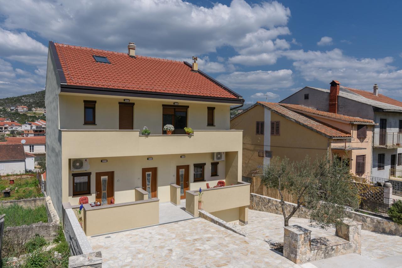 Apartmani Marko I Ana Marina Exterior photo